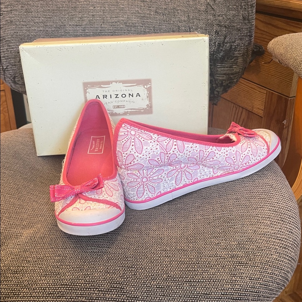 Arizona Pink and White Patterned Flower wedges - Picture 3 of 6